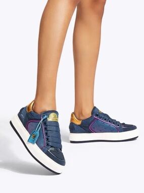 NWOB KURT GEIGER LONDON SOUTHBANK TAG SNEAKER. Size 38.5. MSRP $235